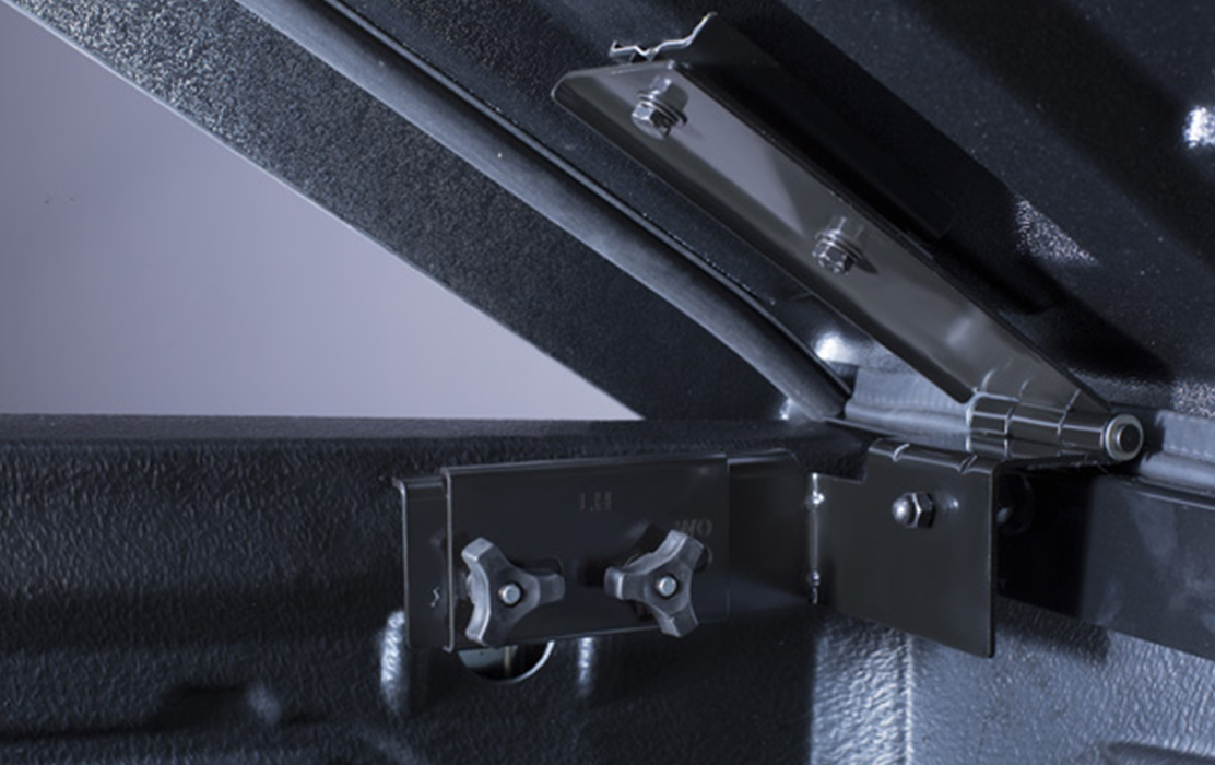 Aeroklas Deck Cover Manual Lift up for Isuzu Dmax